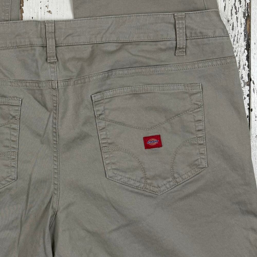 Dickies pants women’s five pocket flat front khaki type size 20 Great Condition! - Picture 5 of 6